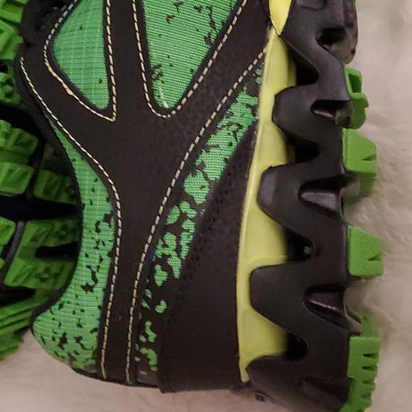 Winter Edition Reebok Zigtech Zigkick Trail Shoes 1.0 M6.5/UK6/EU38.5 main image 10